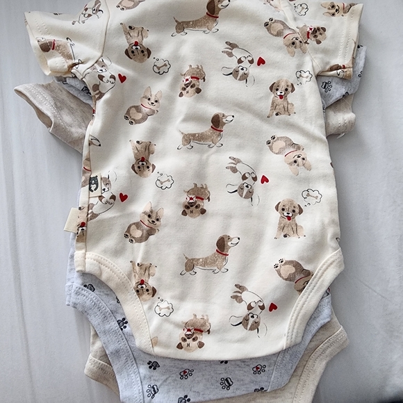 New! Bundle 100% Organic Cotton Onesies - Picture 6 of 6